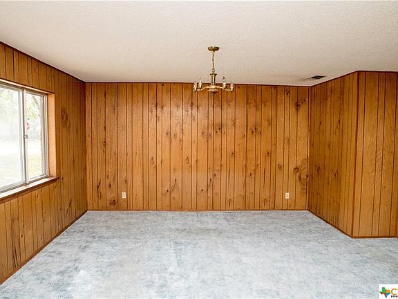 3rd image of 1604 Driftwood Dr
