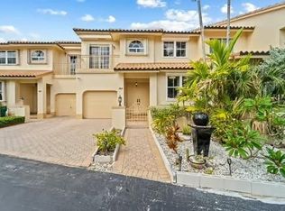 767 NE 195th St, Miami, FL 33179