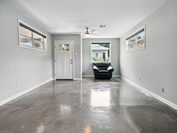 5th image of 5451 Douglas St