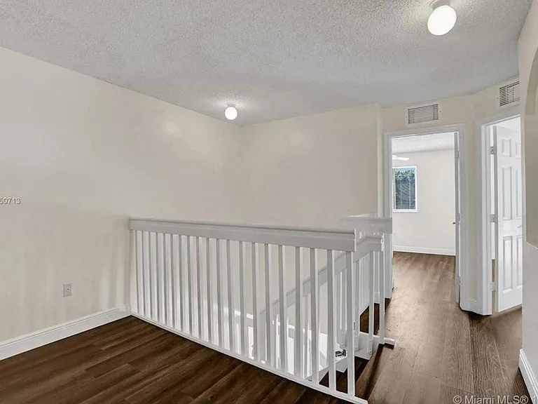 2316 SE 23rd Ter #2316 — Photo 7