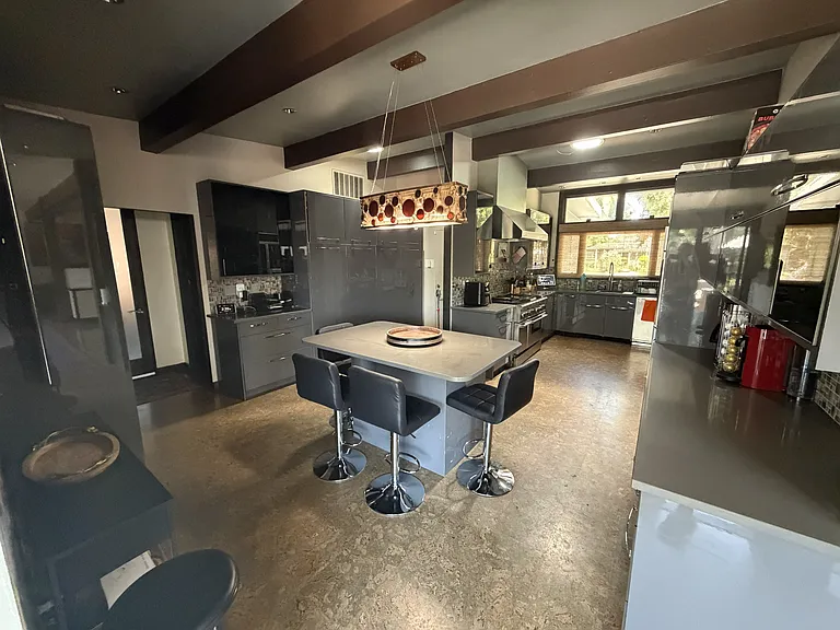 160 Bonita Cir — Photo 2