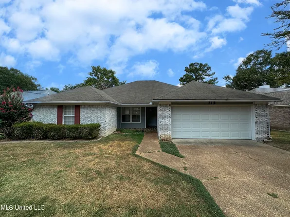 713 Winding Hills Dr, Clinton, MS 39056