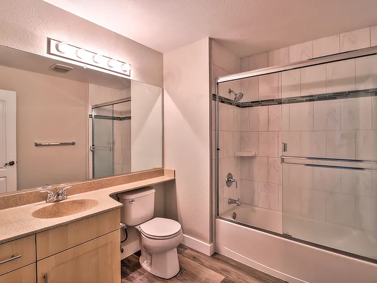 Catalina Luxury Apartments — Photo 46