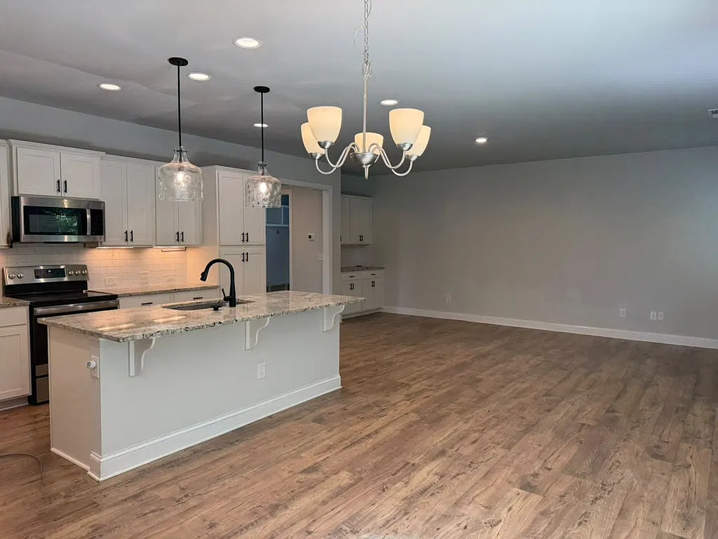 3 bed, 2.5 bath, 2016 sqft, $2,150 — Photo 3