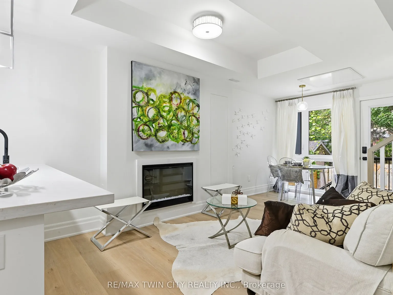 2 bed, $2,200 — Photo 1