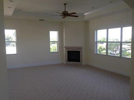 5th image of 921 Allamanda Dr