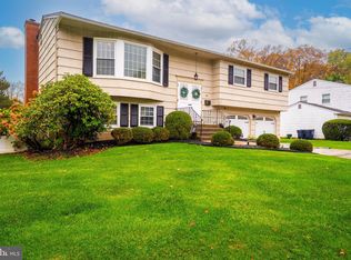 25 Allen Ln, Lawrence Township, NJ 08648
