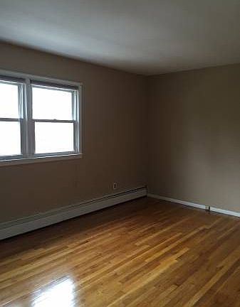 2nd image of 344 Sommerville Pl #1