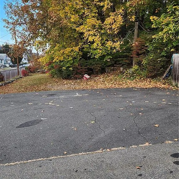 126 Goddard Ave #B — Photo 24