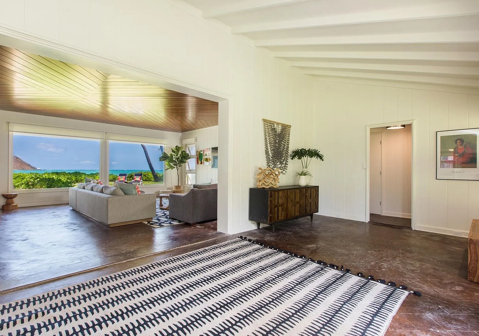 Gorgeous Oceanfront Home w/Mokulua Isle Views, Yard & AC: Lanikai Oceanside — Photo 1