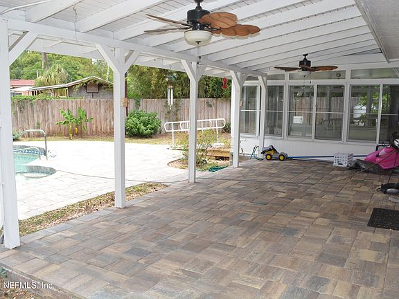 3rd image of 7007 HOLIDAY HILL Court