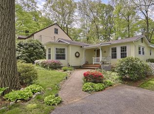 34 Sunset Rd, Bloomingdale, NJ 07403