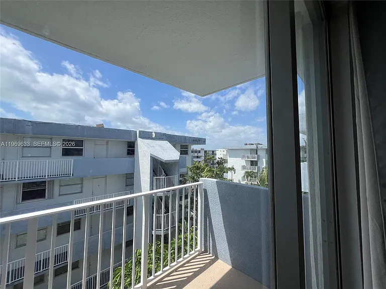 1801 S Treasure Dr #504 — Photo 24