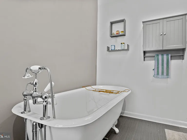 2200 Arch St #28-804 — Photo 17