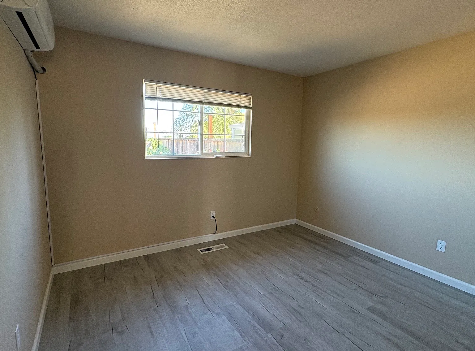 3 bed, 1248 sqft, $3,200 — Photo 4