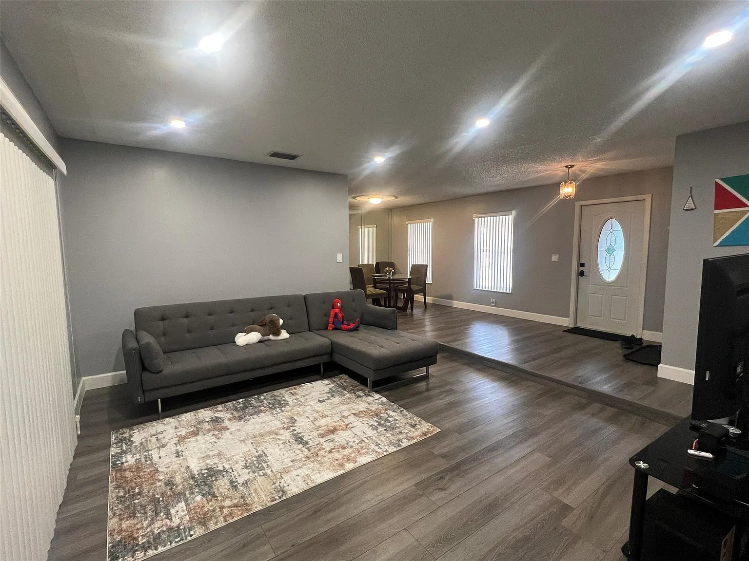 3 bed, 2.0 bath, 1655 sqft, $3,600 — Photo 2