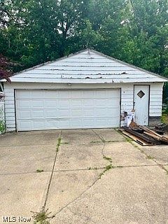 3rd image of 4089 E 175th St