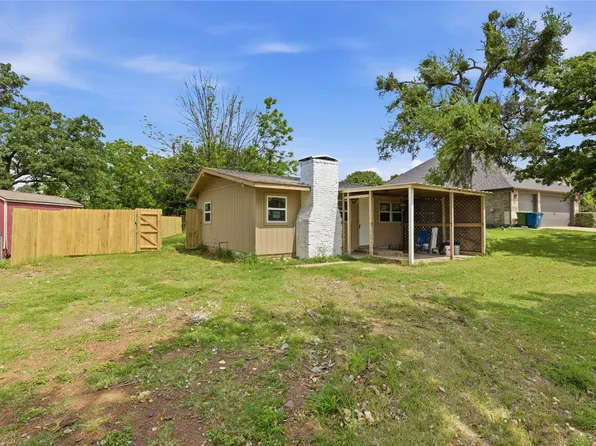 1426 Lakeshore Blvd, Oak Pt, TX 75068