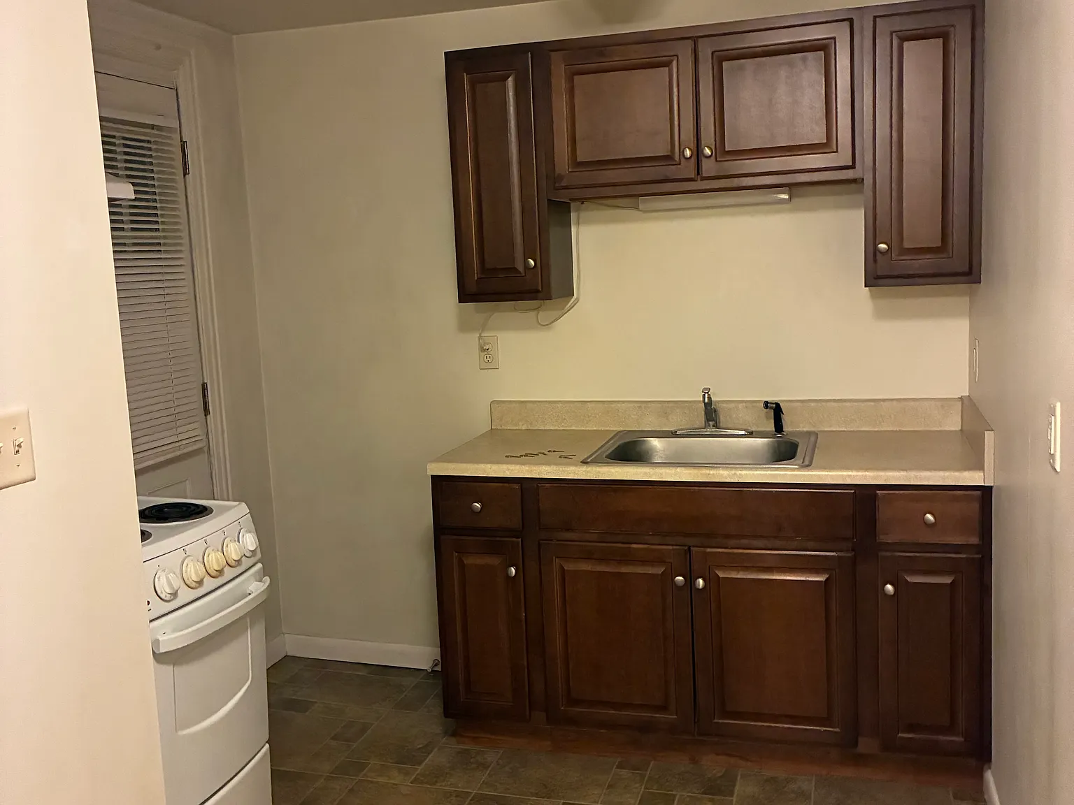 1 bed, $1,050 — Photo 1
