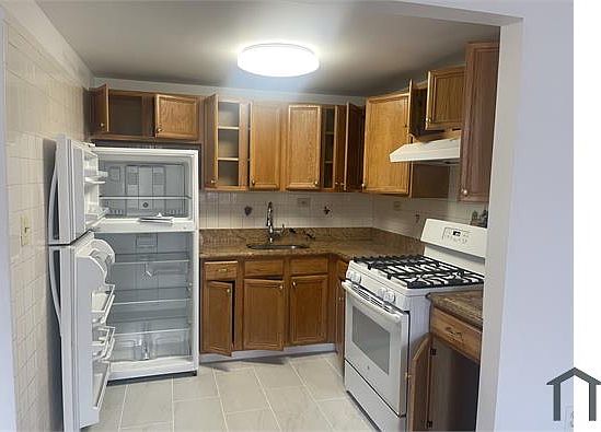 1st image of 875 Fairmount Pl #2FL