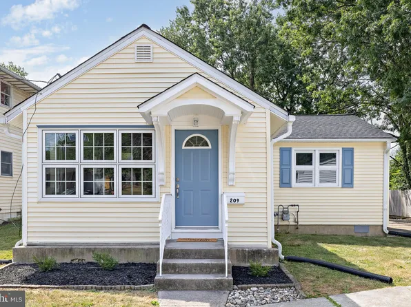 209 W Evergreen Ave, Somerdale, NJ 08083