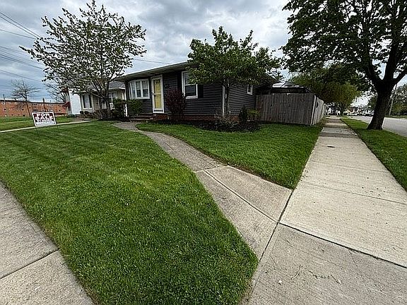 2nd image of 4697 Ridge Rd