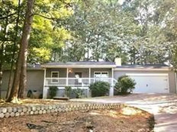 5712 Port Dr, Buford, GA 30518