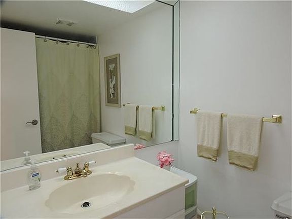 3rd image of 230 174th St APT 1817