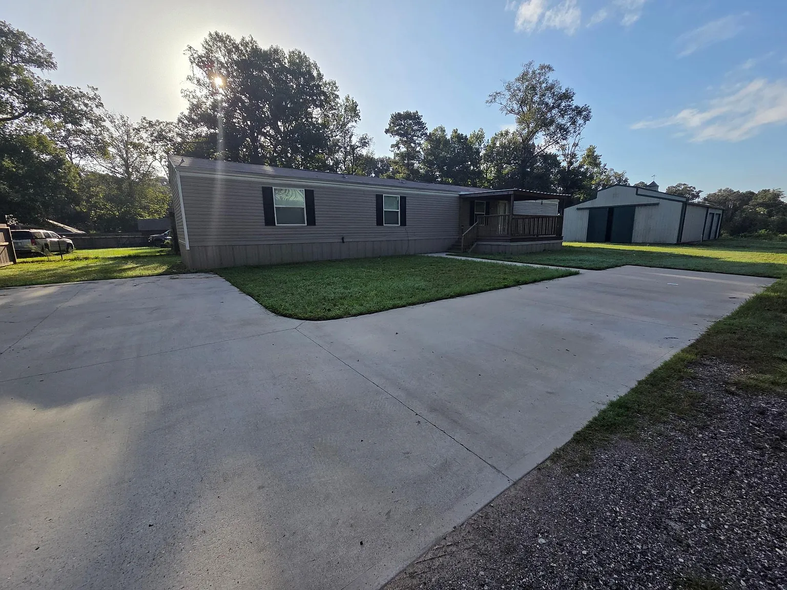 3 bed, 2.0 bath, 1216 sqft, $1,700 — Photo 2