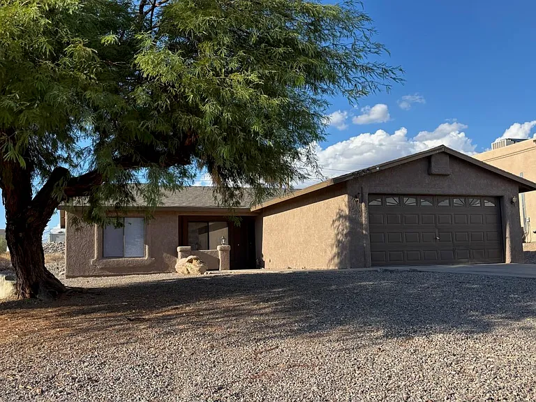 3633 Desert Garden Dr — Photo 1