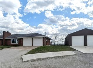 81 Mineral Wells Heights Dr, Mineral Wells, WV 26150