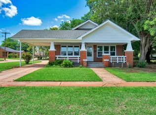 430 S 12th St, Clinton, OK 73601