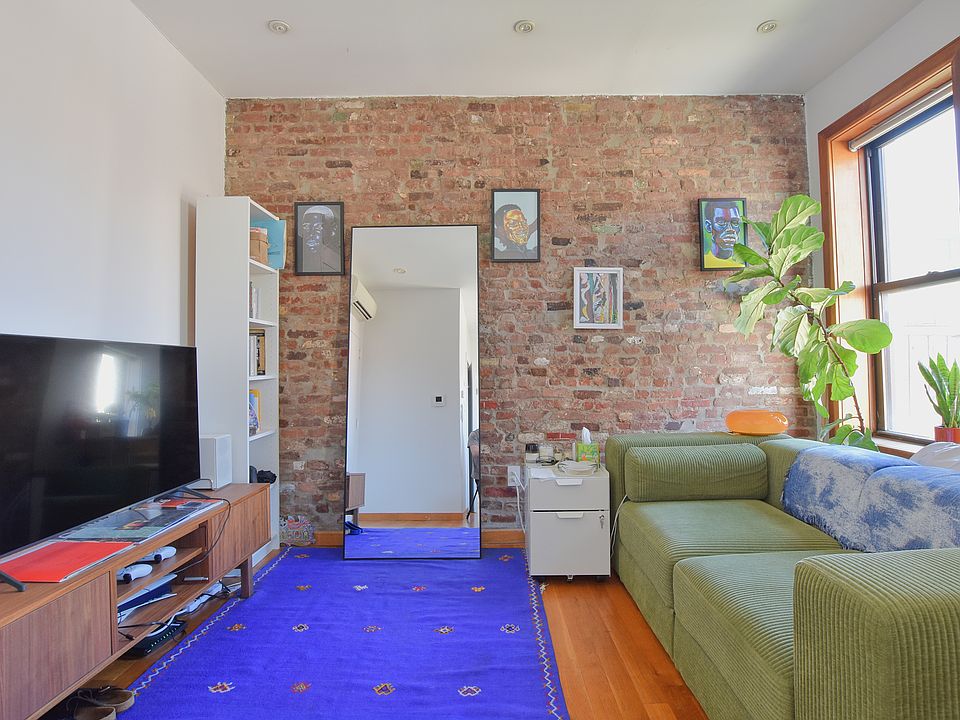 1st image of 72 Thompson St APT 4A