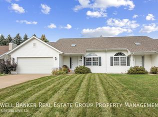 1694 W Greenlawn Ln, Appleton, WI 54914