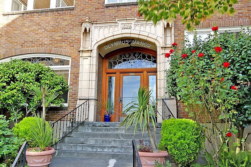 1st image of 220 W Olympic Pl APT 204