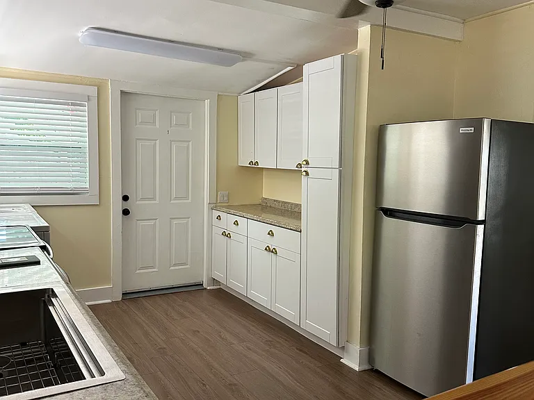 Newly renovated house and kitchen. Updated appliances.