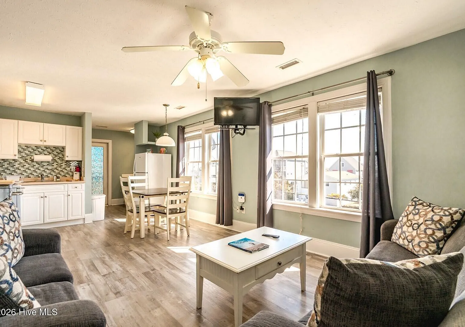 2 bed, 2.0 bath, $2,000 — Photo 1