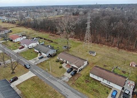 3rd image of 2527 Chandler Dr