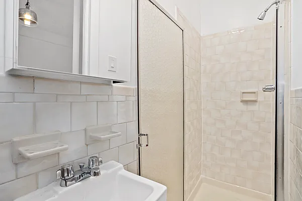 Rented by Douglas Elliman | media 18