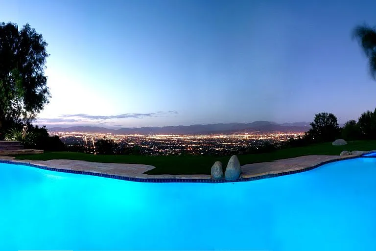 13318 Mulholland Dr — Photo 12