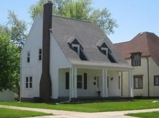 811 3rd Ave S, Clinton, IA 52732