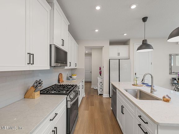 4th image of 403 LADYSLIPPER Drive