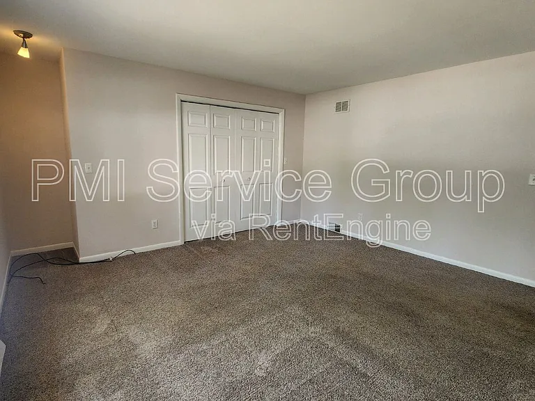 229 Hickory St — Photo 5