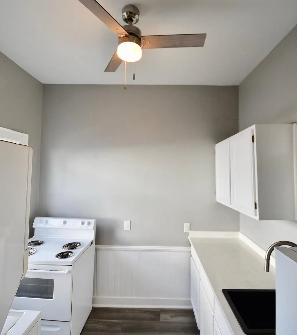 1 bed, 1000 sqft, $1,300 — Photo 4