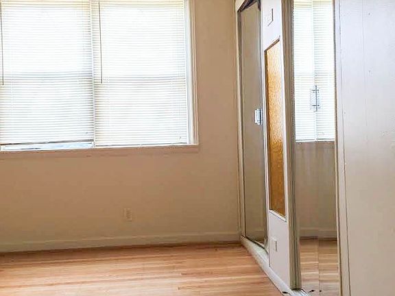 3rd image of 421 1/2 E Slocum St
