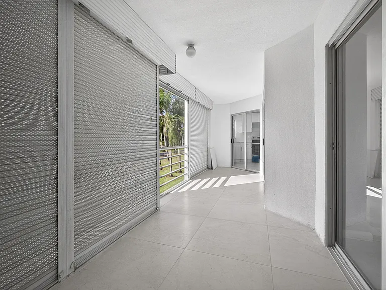 3590 Via Poinciana #202 — Photo 36