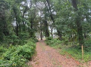 124 Locust Fence Rd, Saint Helena Island, SC 29920