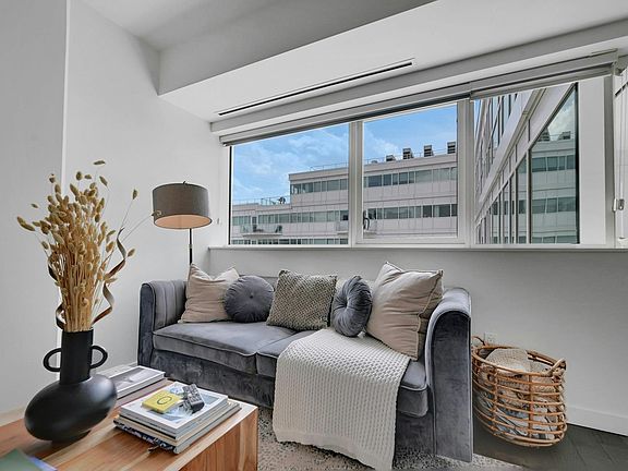 5th image of 800 Avenue At Port Imperial Unit 910