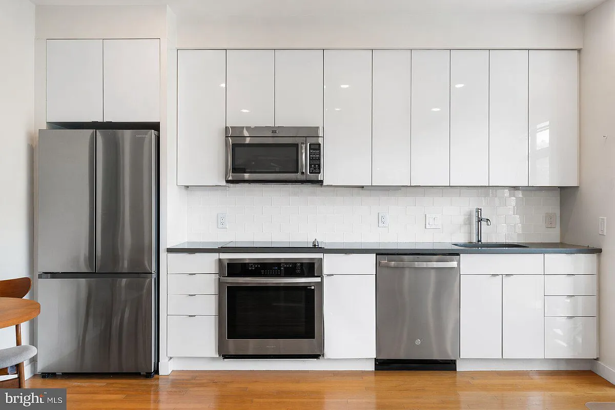 Building Photo - 435 R St NW #205