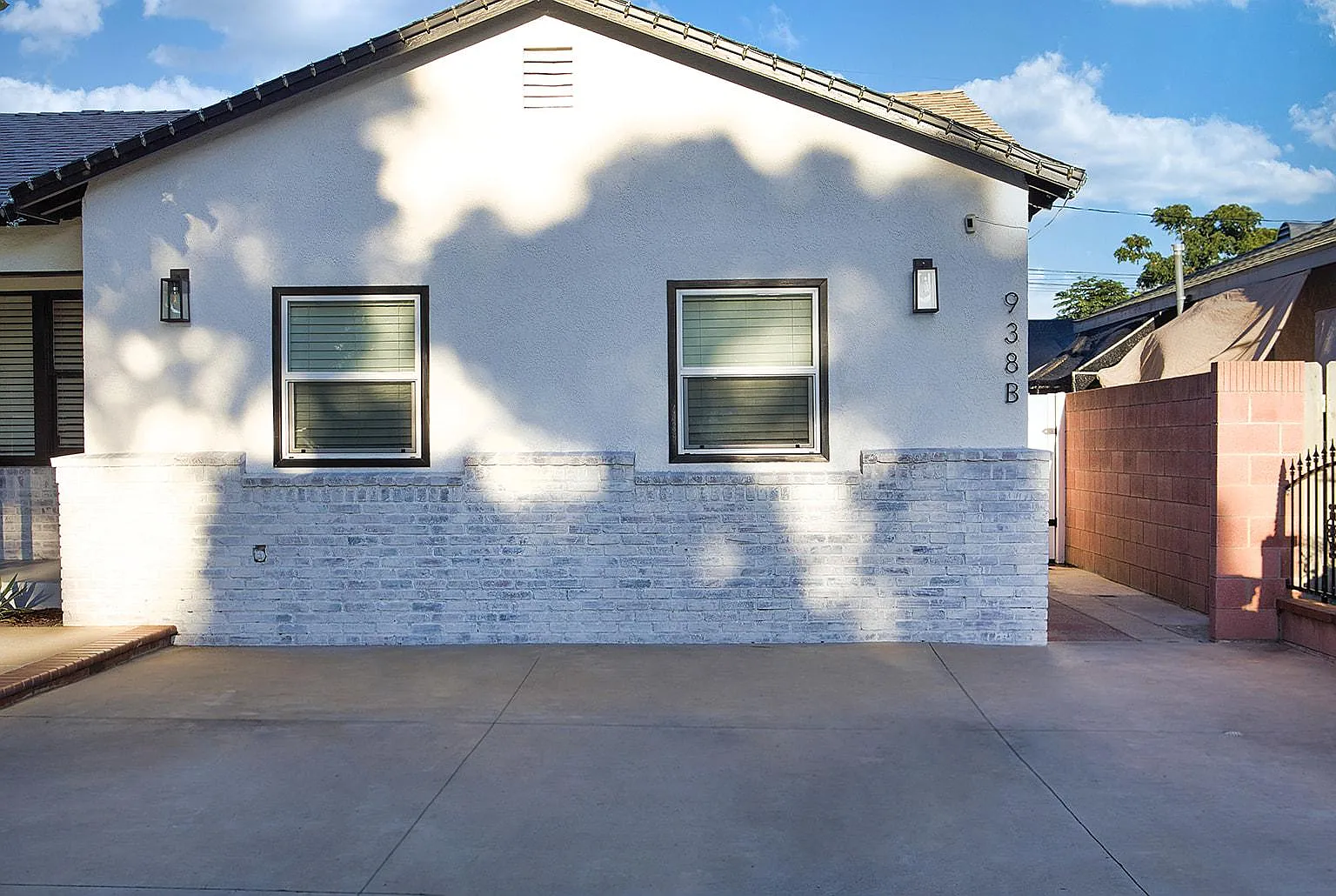 938 N Palm Ave — Photo 1